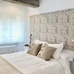 New Gorgeous - Beachfront - 3 Bd * San Sebastián