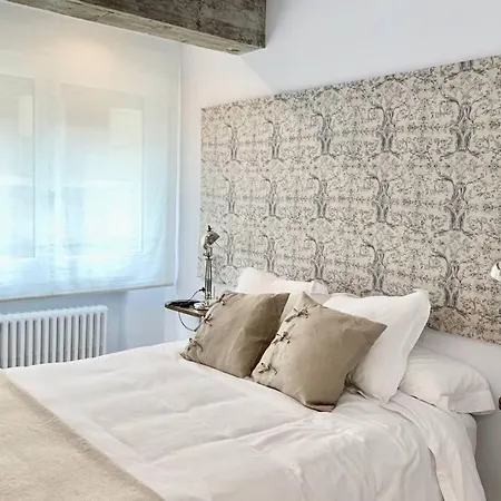 New Gorgeous - Beachfront - 3 Bd * San Sebastián