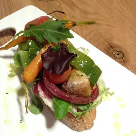 New Gorgeous - Beachfront - 3 Bd *