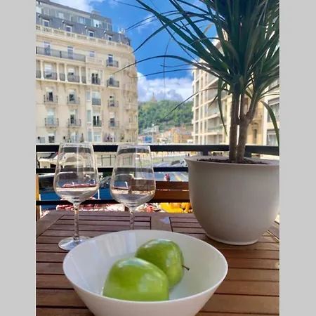 New Gorgeous - Beachfront - 3 Bd * San Sebastián