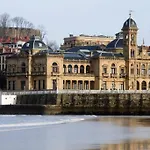 New Gorgeous - Beachfront - 3 Bd * San Sebastian
