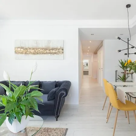 New Gorgeous - Beachfront - 3 Bd * San Sebastián