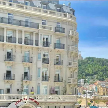 New Gorgeous - Beachfront - 3 Bd *