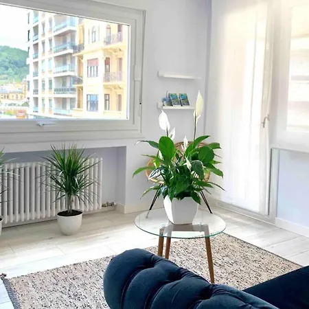 New Gorgeous - Beachfront - 3 Bd דירה *