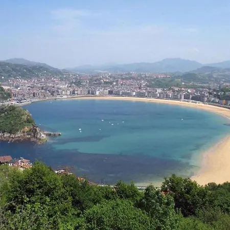 New Gorgeous - Beachfront - 3 Bd * San Sebastián