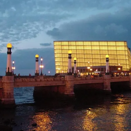 New Gorgeous - Beachfront - 3 Bd Lägenhet