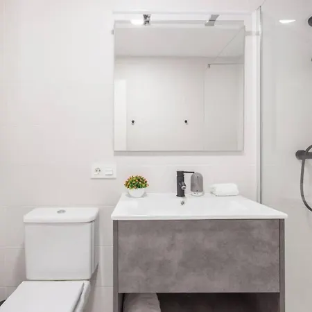 New Gorgeous - Beachfront - 3 Bd דירה