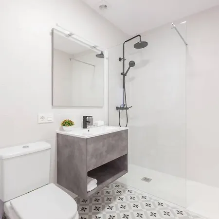 New Gorgeous - Beachfront - 3 Bd דירה *