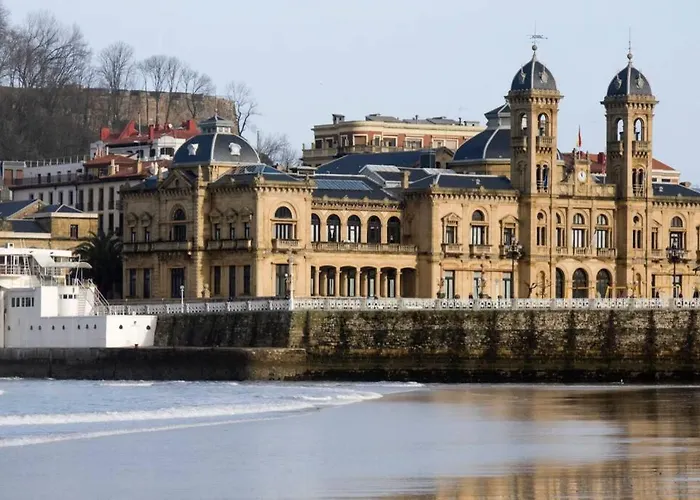 New Gorgeous - Beachfront - 3 Bd * 圣塞瓦斯蒂安