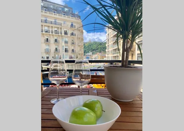 New Gorgeous - Beachfront - 3 Bd * San Sebastián